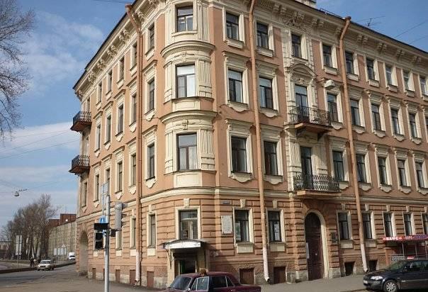 Продаю 5-комн кв-ру 1-й этаж на Декабристов Санкт-Петербург