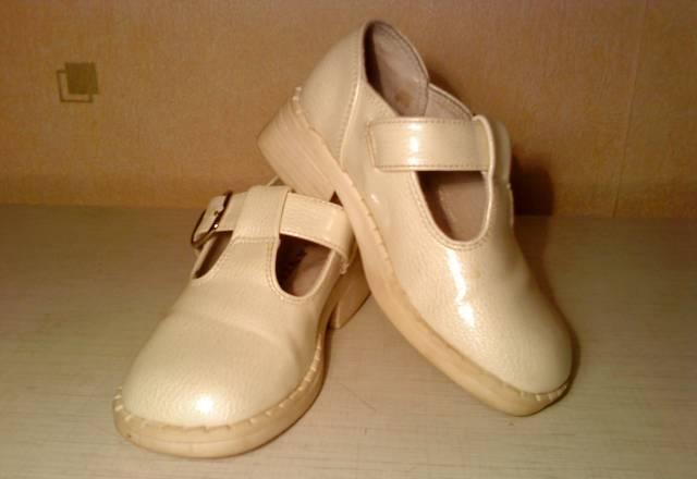 Лакированые туфли белого цвета Москва