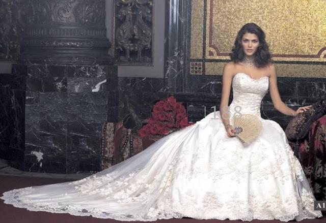 Свадебное платье со шлейфом(новое) Санкт-Петербург