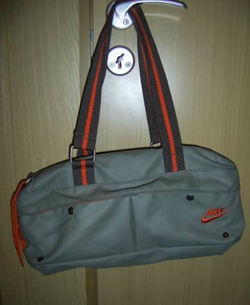 Сумка Nike в отличном состоянии Санкт-Петербург