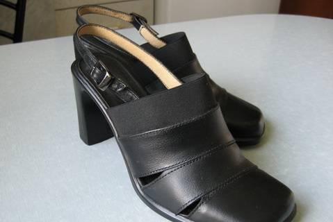 Новые кожаные босоножки 38 р-ра Санкт-Петербург