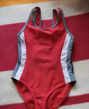 Купальник д/бассейна рр3-4+шапочка д/бассейна Москва