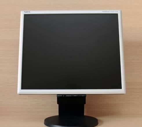 ЖК монитор 17" NEC 1770nx в отличном состоянии Москва