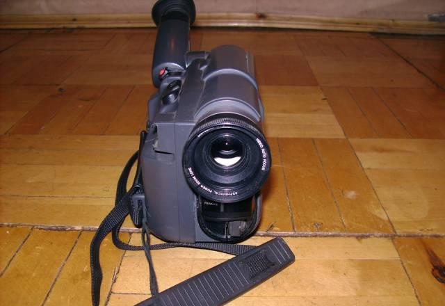 Hitachi VM-E338E Видеокамера 8мм зумх150 б.У Санкт-Петербург