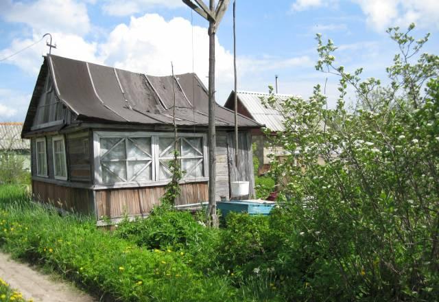 Земельный участок с летним домиком Санкт-Петербург