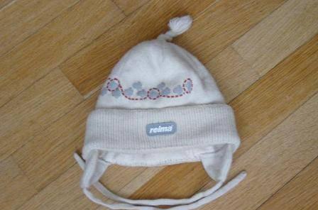 Весенняя шапочка р.50 и ботиночки р.25 Москва