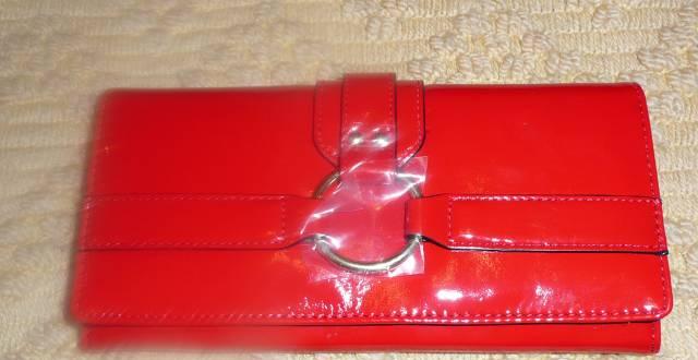 Красный лаковый кошелек, 400р Москва