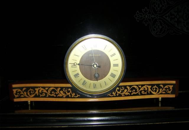 Часы Москва