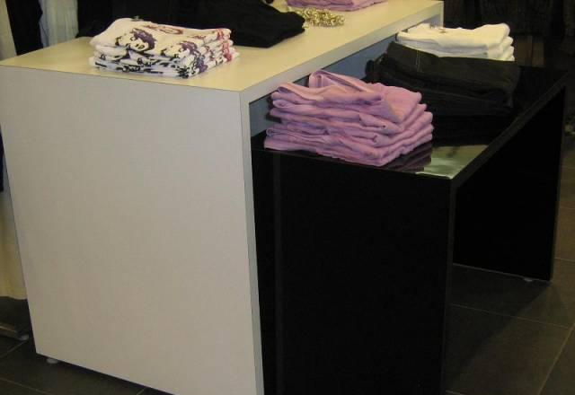 Столы для выкладки  одежды Санкт-Петербург