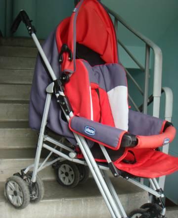 Коляска Chicco. Красная, легкая Москва