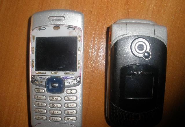 Продам 2 телефона Sony Ericsson за 600 рублей Санкт-Петербург