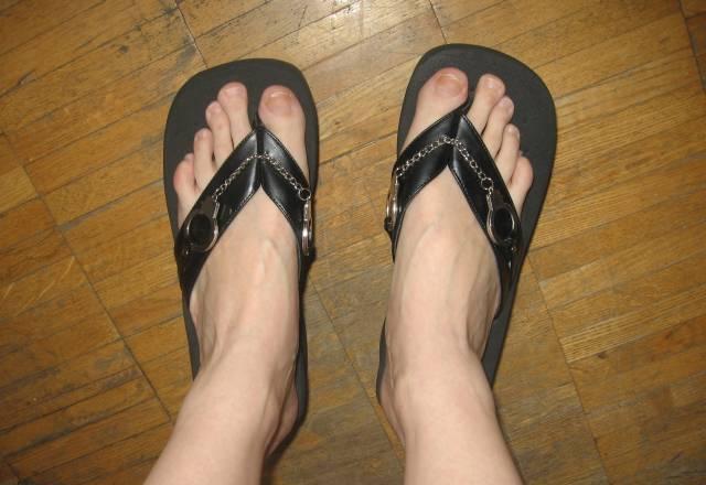 Шлепанцы Москва