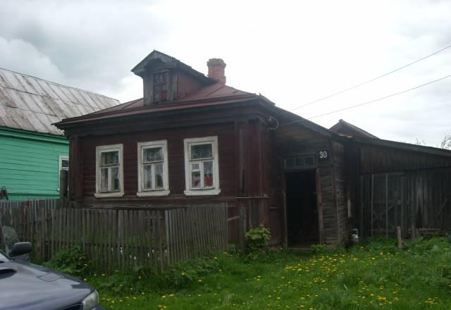 Дом в деревне Лакинск