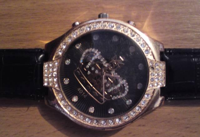 Часы Москва