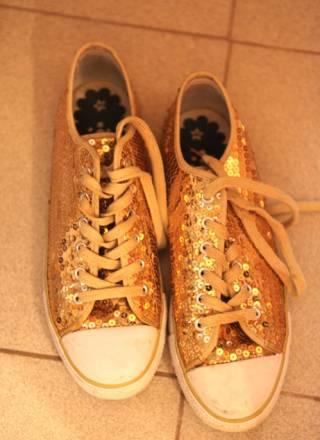 Продам кеды с золотыми стразаи 39-40 размер Москва