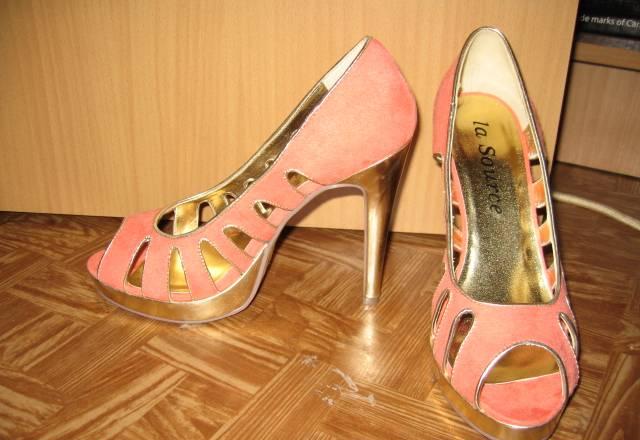 Коралловые туфли и блузка в подарок Санкт-Петербург