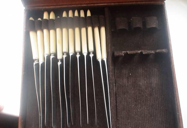 Продам нобор ножей 12шт.в коробке СССР Москва