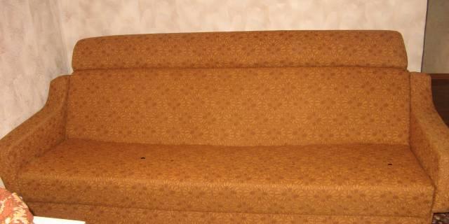 Диван и два кресла, трёхстворчатый шкаф Москва