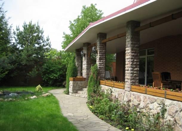 Кирпичный коттедж, площадью 350 кв.м Москва