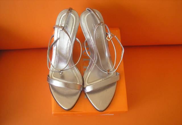 Новые стильные серебряные туфли Москва