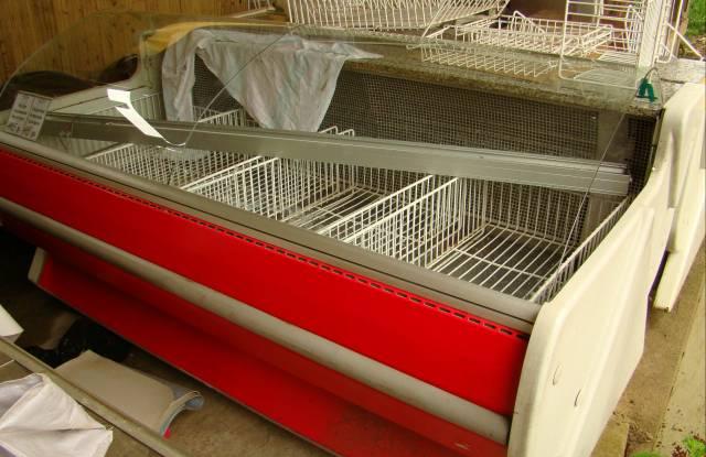Продаю бу морозильную витрину jBG 200x115см Москва