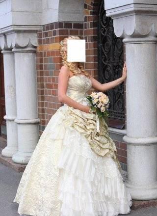 Королевское свадебное платье золотистого цвета Санкт-Петербург