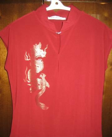 Стильная кофточка с аппликацией дракона р.44 Москва