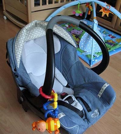 Дополнительный столик пег перего ,новый Москва