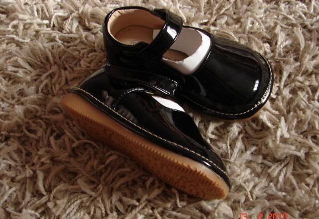 Новые лакированные туфельки-пищалки из Америки Москва