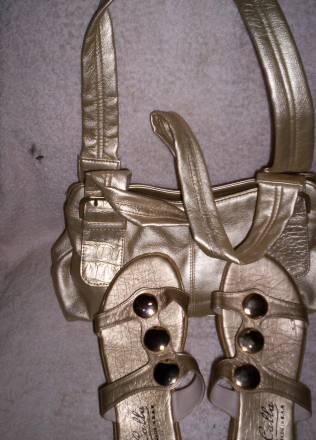 Комплект золотой новый -  сланцы р.37 и сумочка Москва