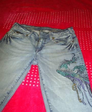 Джинсы с вышивкой новые Москва