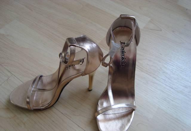 Золотистые новые босоножки 36 р Америка Москва