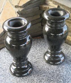 Ваза из гранита Москва