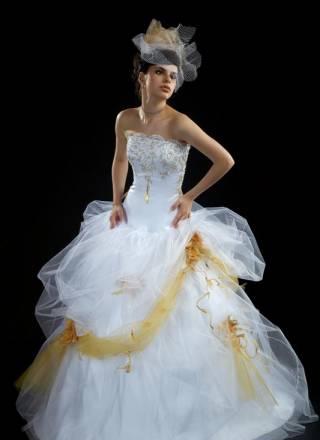 Шикарное свадебное платье белое+золото Москва