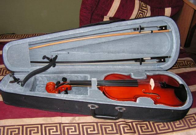 Скрипка целая, новая Москва