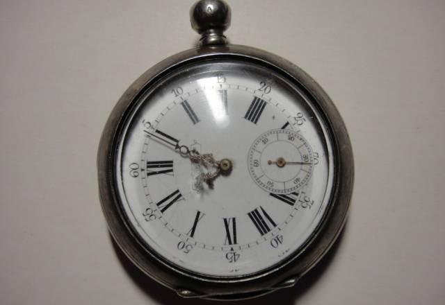 Часы Москва