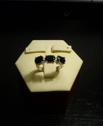 Кольцо с сапфирами Санкт-Петербург