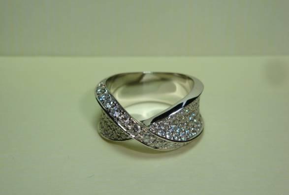 Бриллиантовое кольцо (брендовое) Москва