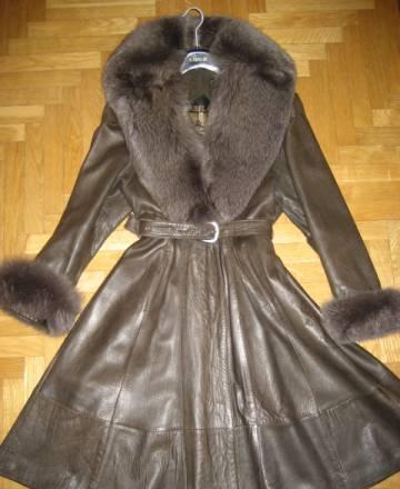 Пальто кожаное с песцовым воротником.р.46-48 Москва