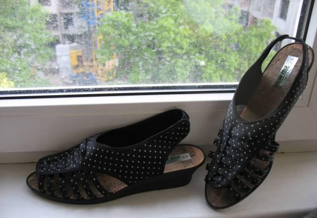 Босоножки черные в горошек Санкт-Петербург