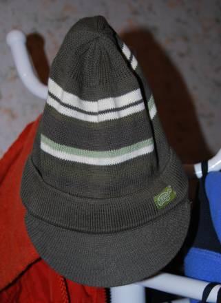 Шапочка с козырьком легкая Санкт-Петербург