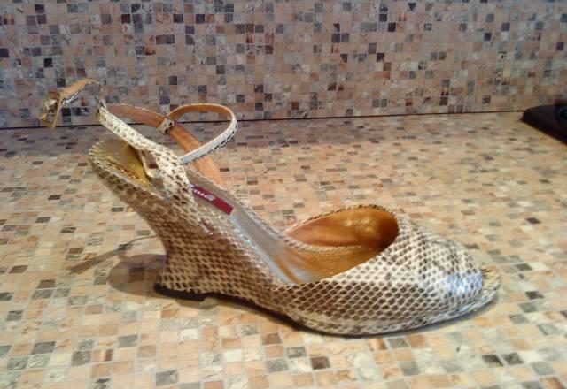 Новые стильные босоножки рептилия 40 р-ра Москва