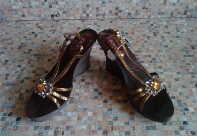 Шикарные новые босоножки 40 размера Москва