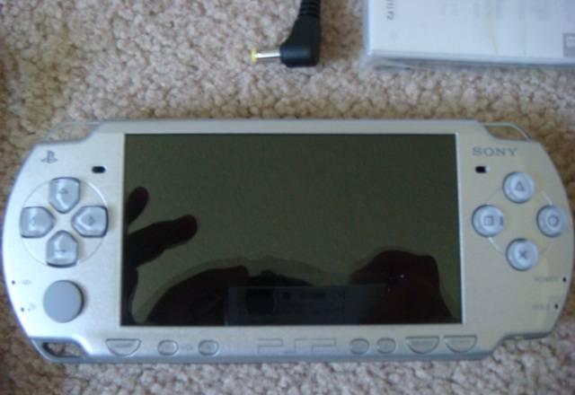 PSP Slim серая,отличное состояние,чехол,2 Gb Санкт-Петербург