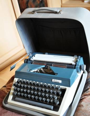 Продаю механическую печатную машинку Erika Москва