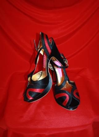 Очень красивые туфли 41размер Красноярск