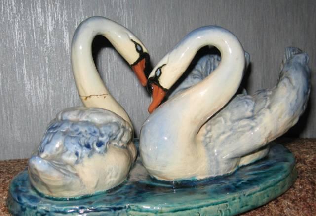 Статуэтка фаянсовая Лебеди. Авторская работа Москва