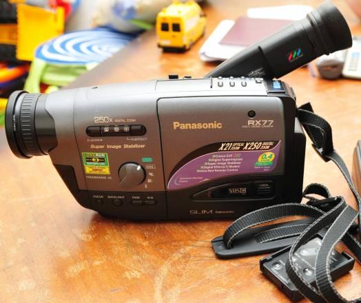 Продам видеокамеру Panasonic NV-RX77EN Москва