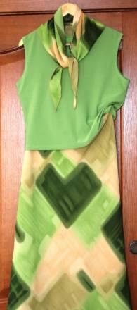 Костюм летний зеленый (юбка, футболка, платок) Москва