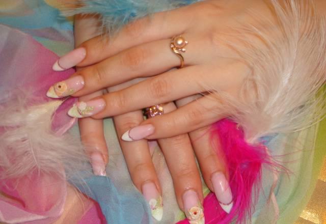 Профессиональное наращивание ногтей гелем Москва